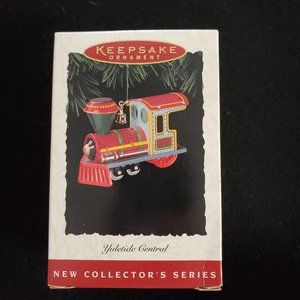 Hallmark - Yuletide Central Locomotive Train 1st in Series NIB